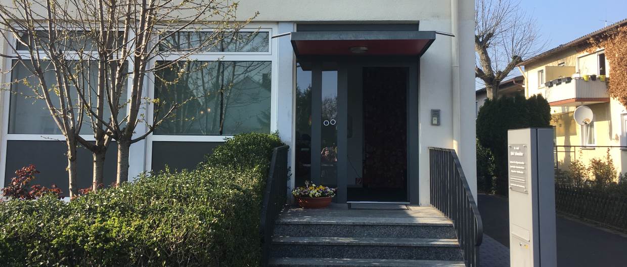 Praxis Dr. Schneider – Eingang